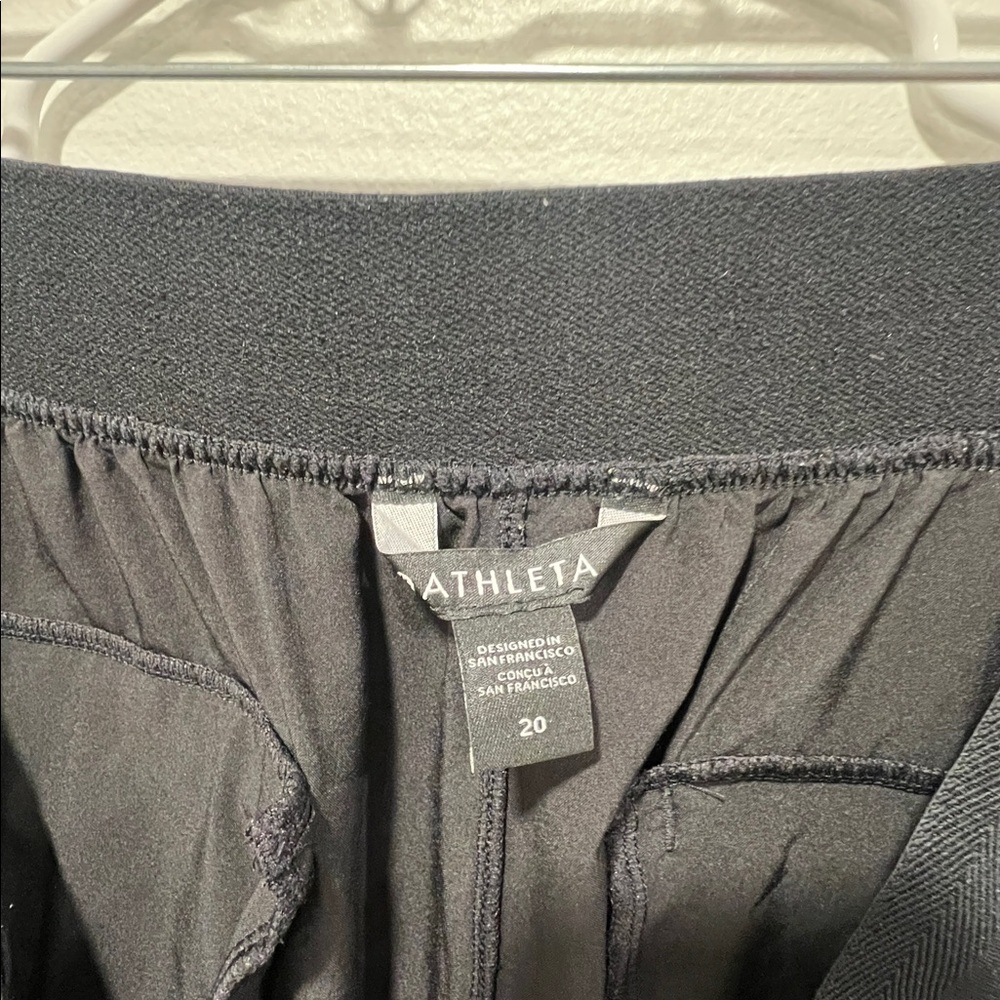 Athleta Vienna Cargo Pant, Color Black, Size 20 - Picture 3 of 3
